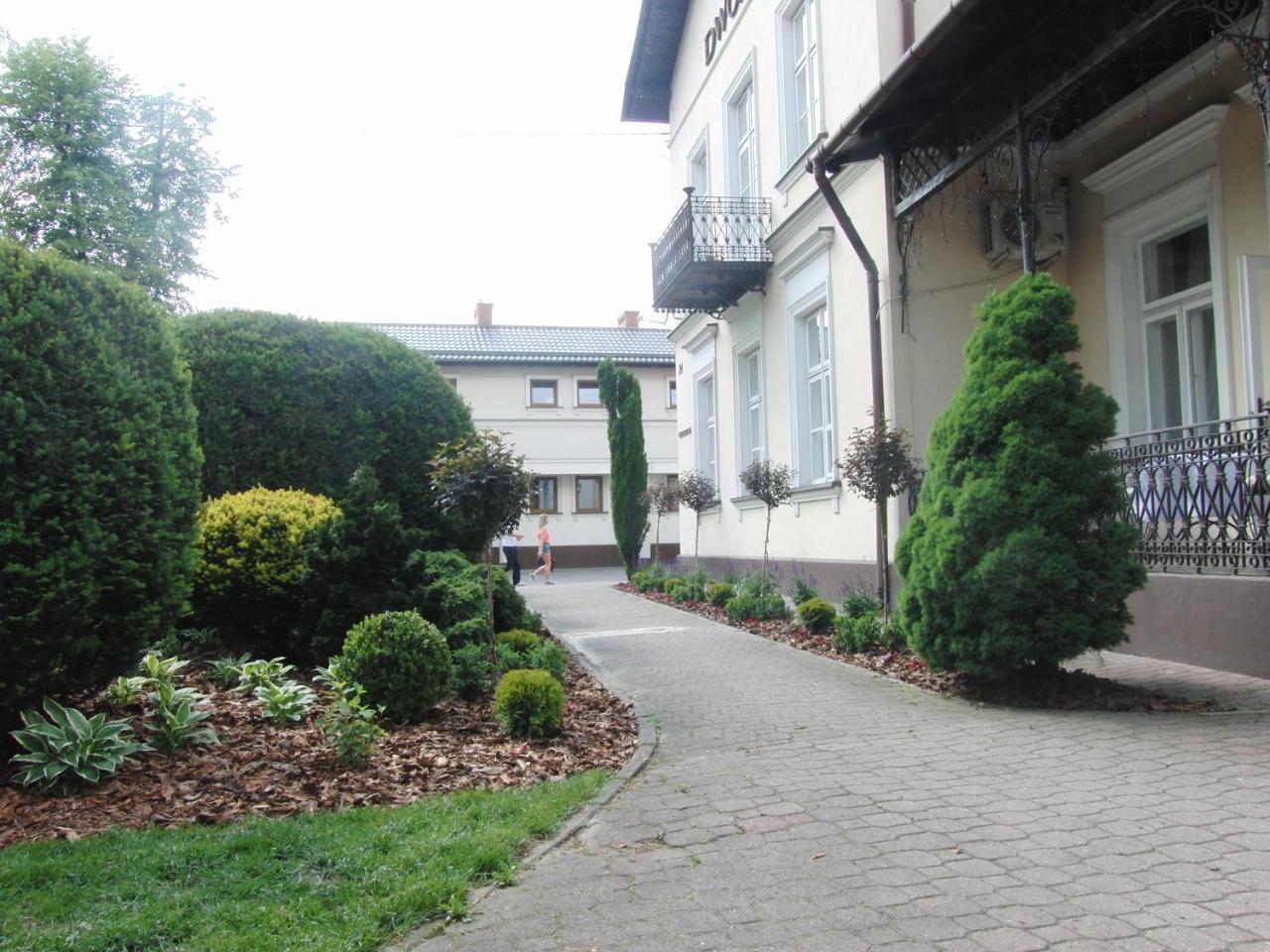 Hotel Dworek*** Skierniewice Exterior photo